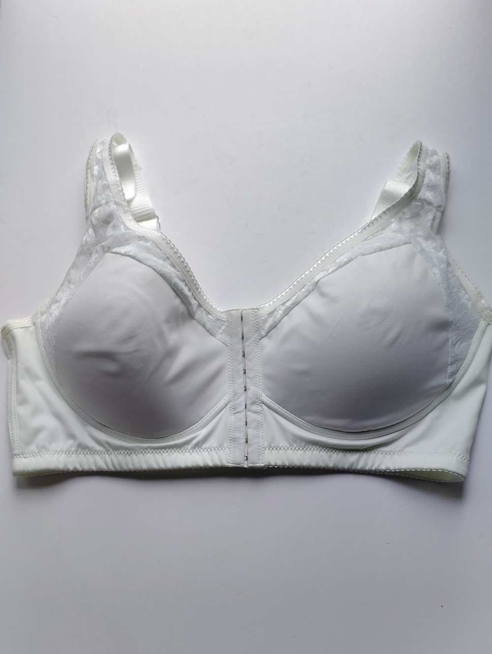 NEW Elisa Bra Plus Size 3XL White Full-Coverage Wireless Bra Lace Accents WM